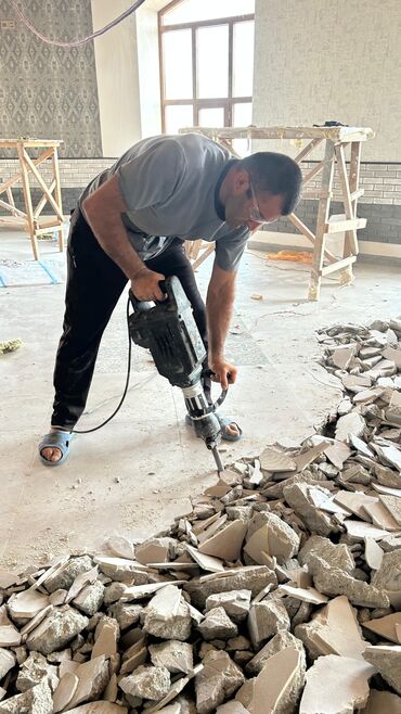 Digər tikinti xidmətləri: Xidmət: Köhnə döşəmə və divar örtüklərinin sökülməsi, beton-qırma