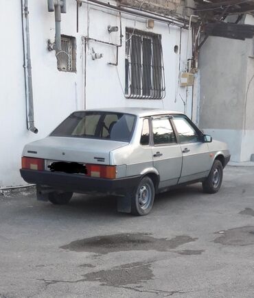 VAZ (LADA): VAZ (LADA) 21099: 1.5 l | 2001 il Sedan