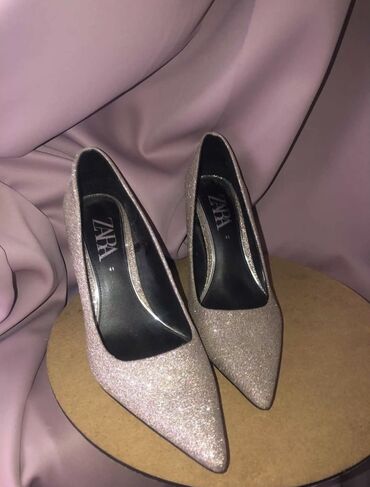 pink cipele oantilopa samo: Pumps, Zara, 41