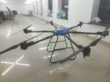 Квадрокоптеры: Сел хозяственый дрон подйом от 20 до 70кг состояние как новый