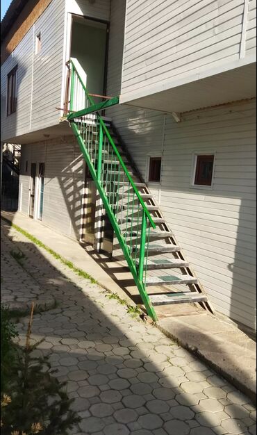 продаю дом под бизнес бишкек: Продаю или меняю большую квартиру на втором этаже двух этажного