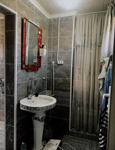 Продажа домов: Времянка, 50 м², 2 комнаты, Собственник, Старый ремонт at lalafo.kg — 11 Продажа домов: Времянка, 50 м², 2 комнаты, Собственник, Старый ремонт — 11