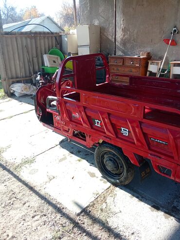 срочно продаю в связи с переездом: Легкий грузовик