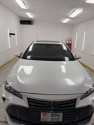 тесла модел с: Toyota Avalon: 2021 г., Гибрид, Седан — 3