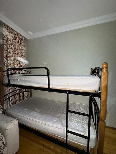 Oğlan və qız üçün, İşlənmiş, Çarpayı, Matras ilə, Siyirməsiz