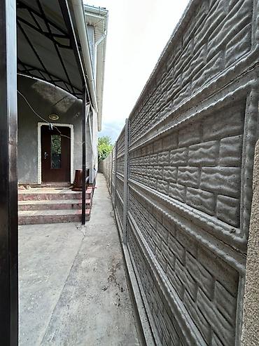 Продажа коттеджей и домов: Продаётся 2х этажный дом !!! 📍 Район:Пишпек, начало ж/м Ак Орго — 4