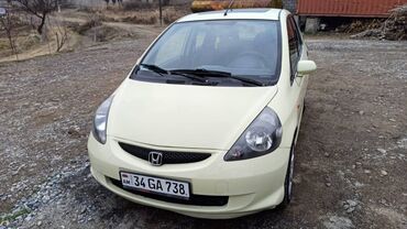 самая дешёвая машина в кыргызстане: Honda Jazz: 2003 г., 1.3 л, Автомат, Бензин, Хэтчбэк
