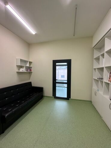 Медицинские и массажные кабинеты: Сдаю Кабинет Для гинеколога, Для косметолога, Для массажиста, В административном здании, 24 м², Долгосрочно, С системой безопасности, С юридическим адресом — 15