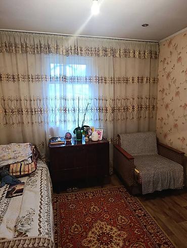 Продажа коттеджей и домов: Продаю дом в Центральной части Бишкека, ул. Суворова. В доме 3 — 3