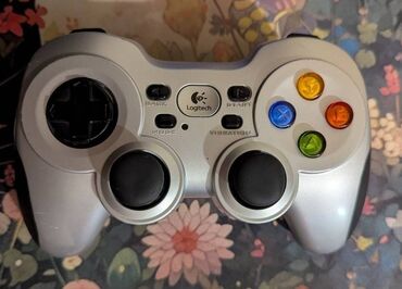 Digər kompüter aksesuarları: Logitech Wireless Gamepad F710 çox az istifadə olunub