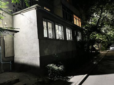 куплю квартиру 105 серии: 5 и более комнат, 97 м², 105 серия, 1 этаж