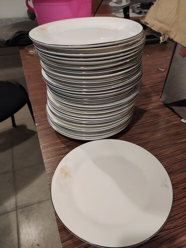 Restoran qablari təcili satılır Zəhmət olmasa vatsapa yazın 40 ədəd