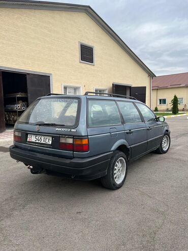 polo авто: Volkswagen Passat: 1989 г., 1.8 л, Механика, Бензин, Универсал