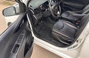 spark 2018: Chevrolet Spark: 2015 г., Автомат, Бензин — 3