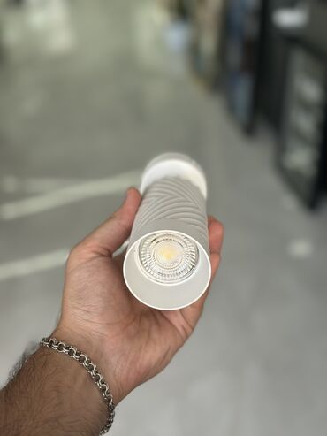 Digər işıqlandırma: Lampası dəyişən raket formalı tavan üstü spot. Metal korpusludur — 5