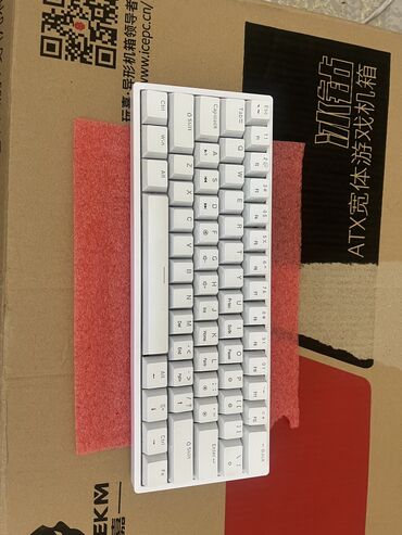 notebook klaviatura satisi: Mexaniki klaviatura RGB Hec bir problemi yoxdu super veziyyetde type