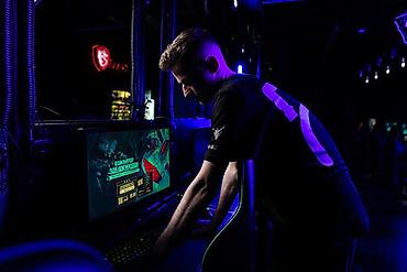 ищу работу официант девушка: 🎮 ВАКАНСИЯ | АДМИНИСТРАТОР КОМПЬЮТЕРНОГО КЛУБА Ищем администратора на — 2