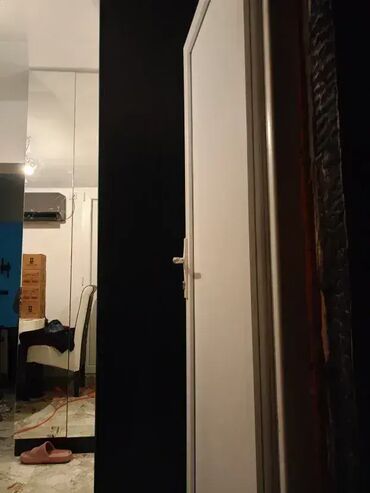 Ormari: Ugaoni Ormar Materijal: Univer debljine 18mm, kombinacija belog i — 13