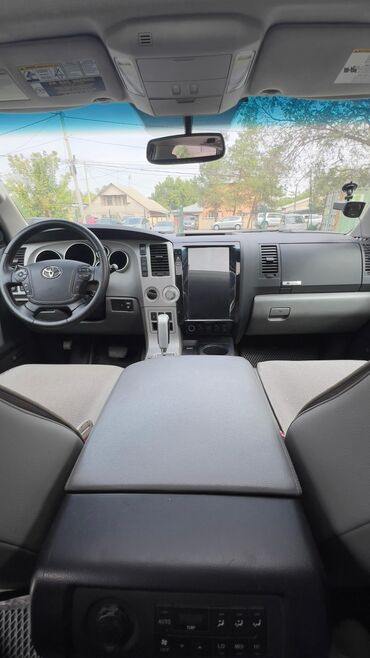 минивэн тойота 7 мест левый руль цена: Toyota Sequoia: 2008 г., 5.7 л, Автомат, Газ, Жол тандабас