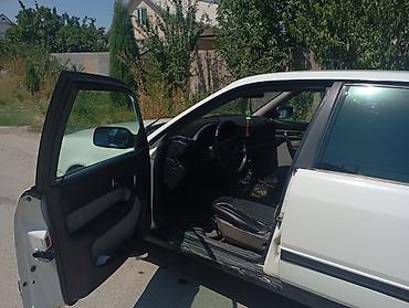 audi 4: Audi 100: 1993 г., 2.3 л, Механика, Бензин, Седан — 5