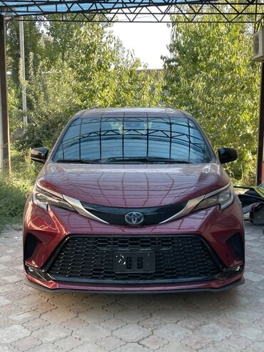 чип машина: Toyota Sienna: 2022 г., 2.5 л, Автомат, Гибрид, Минивэн