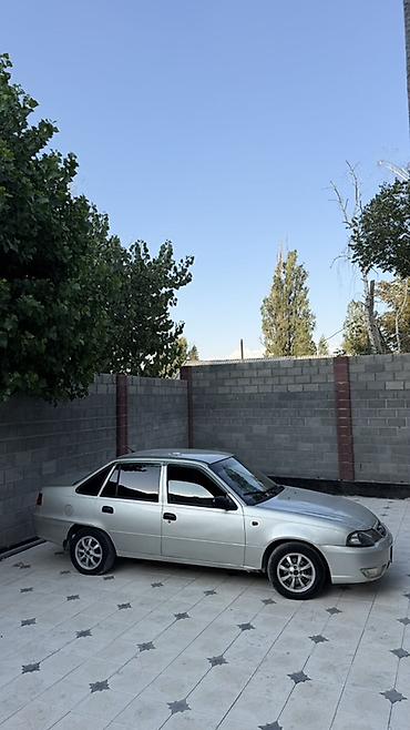 Daewoo Nexia: 2009 г., 1.6 л, Механика, Бензин, Седан
