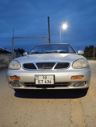 dayvo lanos: Daewoo Leganza: 2 l | 1997 il Sedan