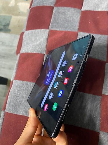 Samsung: Samsung Galaxy Fold 4 — 9
