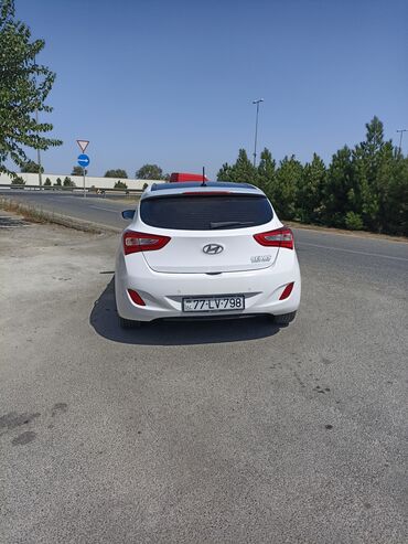 Hyundai: Hyundai i30: 1.6 l | 2015 il Hetçbek — 2