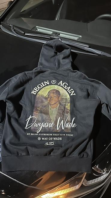 zara 34: Худи Way of Wade “Begin Again” — черное, с крупным принтом на спине. - — 1