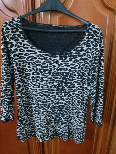 Bluze: Tri za 1000din.po izboru — 1