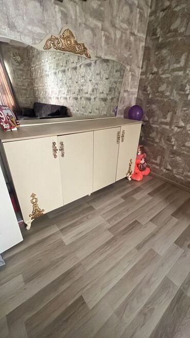 ən ucuz kafel metlax: Uzunluğu 1.60 eni 55 smdir. Heçbir prablemi yoxdur. 150 manatadır