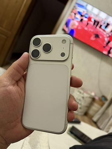 macbook 2012: IPhone 15 (цвет: белый). В комплекте фирменная коробка. Ключевые — 4
