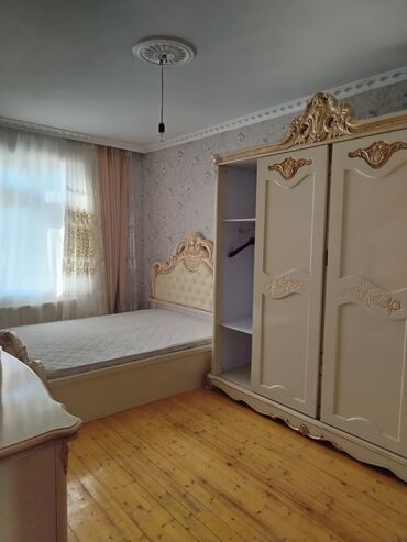 Köhnə tikili: 2 otaqlı ev interyeri - Geniş və işıqlı otaqlar: Hündür tavan, böyük — 8