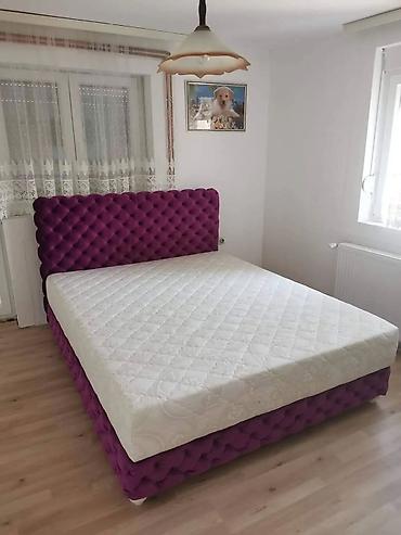 Kreveti: Tapacirani krevet sa visokim uzglavljem i mekim dijamantskim štepovima — 22