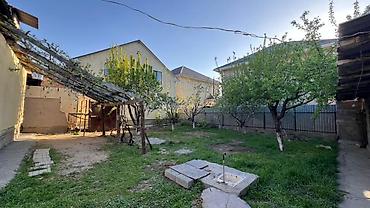 Продажа коттеджей и домов: 🏡 Срочно продаётся 4-к дом в📍ж/м Ак-Ордо1 Локация: Пересечение ул — 11