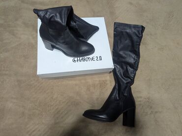 кожанные ботинки: Сапоги, 39, Новый, цвет - Черный