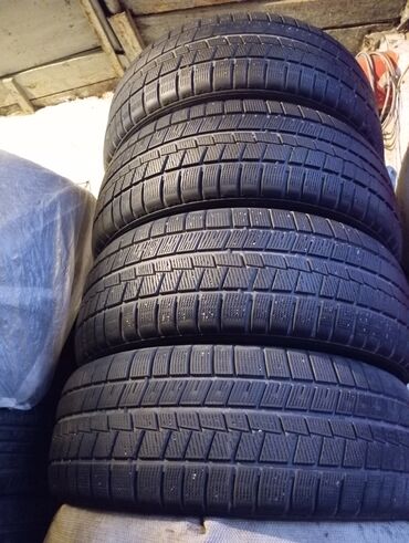 китайские автошины: Шиналар 235 / 55 / R 18, Кыш, Колдонулган, Комплект, Жеңил унаалар, Кытай