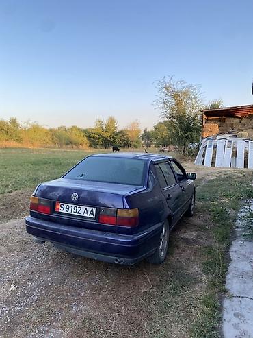 Volkswagen Vento: 1997 г., 1.6 л, Механика, Бензин, Седан — 3