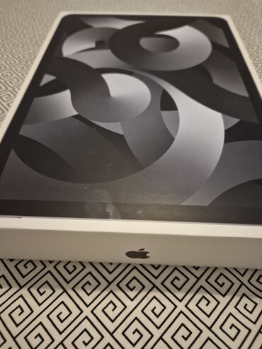 Tableti: Apple Ipad Air 5 generacije, kupljen u Americi. Novo, nikada — 2