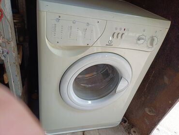 Paltaryuyan maşınlar: Paltaryuyan maşın Indesit, 5 kq, İşlənmiş, Avtomat, Qurutma var, Kredit yoxdur, Ünvandan götürmə