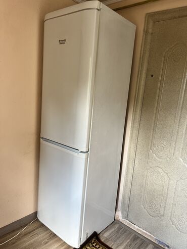 техника для дома: Муздаткыч Hotpoint Ariston, Колдонулган, Эки камералуу, De frost (тамчы), 60 * 200 * 60
