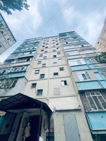 срочно продаётся 1 комнатная квартира в районе ошского рынка по улице кенсуйская: 3 бөлмө, 93 кв. м, 106-серия, 4 кабат, Косметикалык ремонт