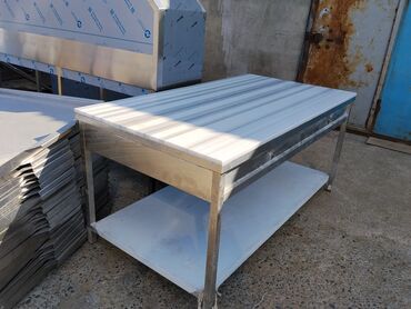 Biznes üçün program təminatı: Paslanmayan poladdan iş masası - Material: tamamilə paslanmayan polad