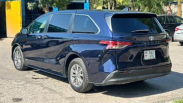 клима: Toyota Sienna: 2021 г., 2.5 л, Автомат, Гибрид, Минивэн — 6
