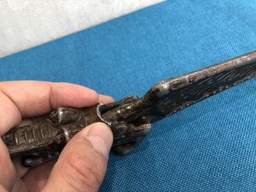 Sikkələr: 2 ci sekil. 10 manat 
3 ci sekil. 25 manat 
4 ci sekil. 30 manat — 11