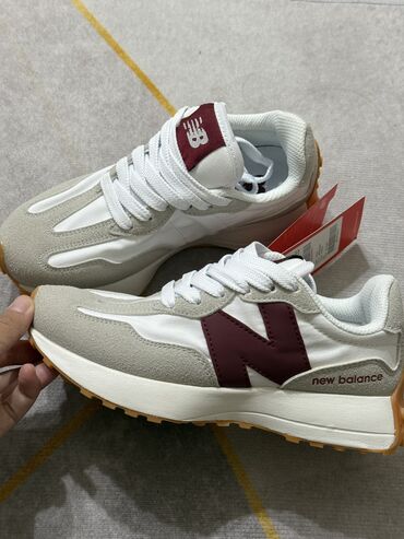 обувь для фитнеса: Кроссовки, 35, 35.5, New Balance, Новый, цвет - Белый, Самовывоз, Платная доставка
