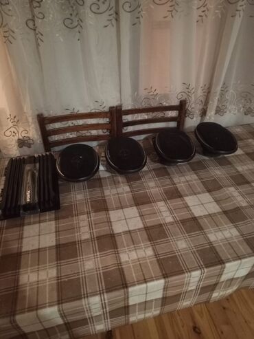 ses gücləndirici: Avtomobillər üçün gücləndirici və dörd ədəd oval dinamikdən ibarət