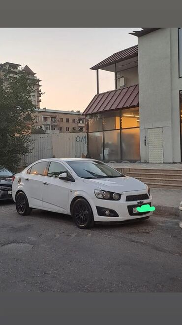 şevralet: Chevrolet Aveo: 1.6 l | 2012 il | 244000 km Sedan