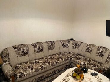 диваны фото: Бурчтук диван, түсү - Боз, Колдонулган
